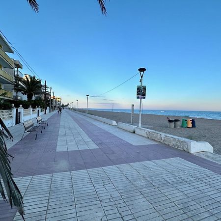 Sea Views Sanatori Beach, Barcelona Calafell Buitenkant foto